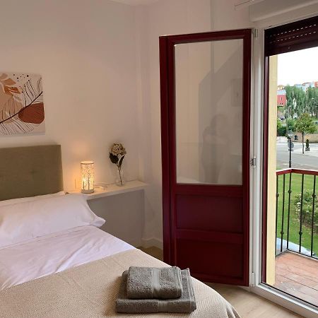 Apartamentos Santullano 1 オビエド エクステリア 写真