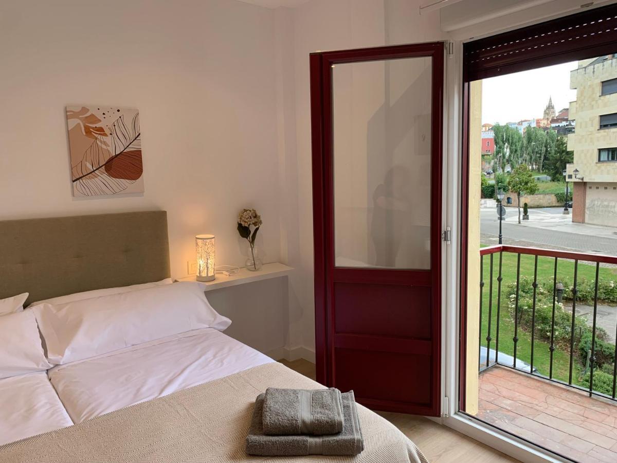 Apartamentos Santullano 1 オビエド エクステリア 写真