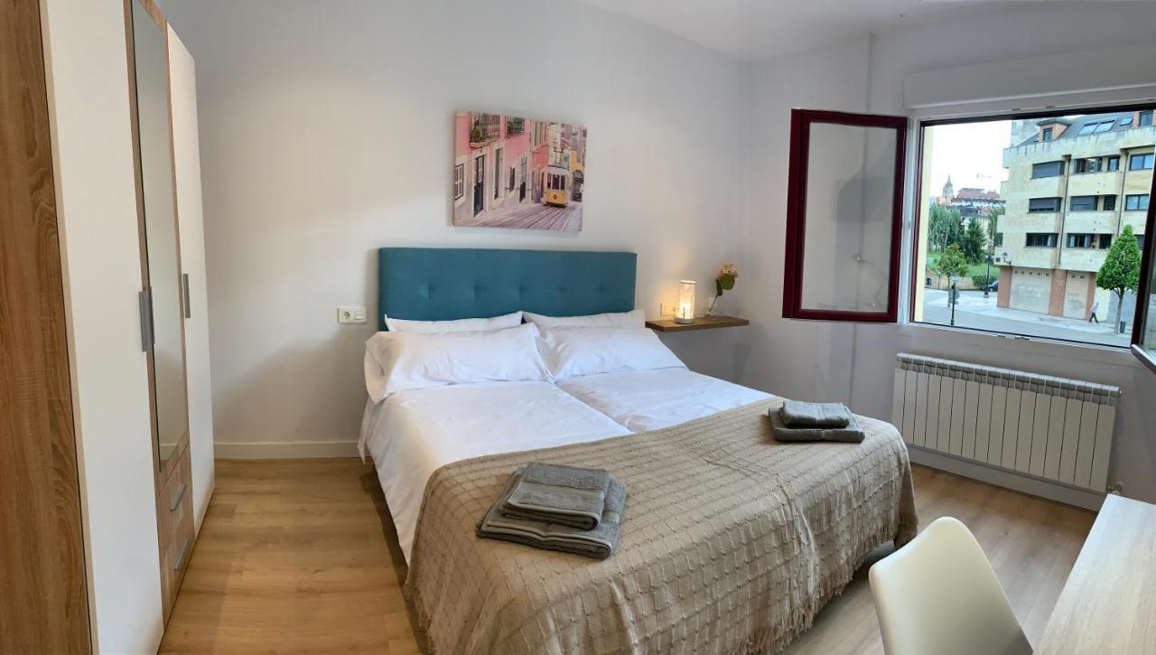 Apartamentos Santullano 1 オビエド エクステリア 写真