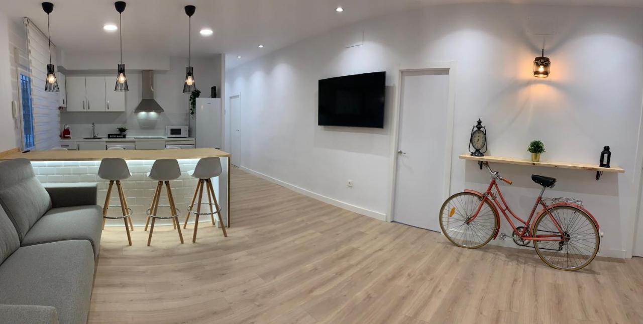 Apartamentos Santullano 1 オビエド エクステリア 写真